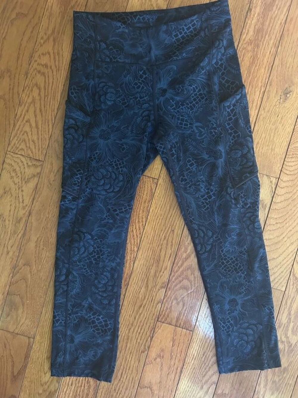 Lululemon Invigorate HR Tight 25" Navy Blue Floral Lace Print Pockets 4